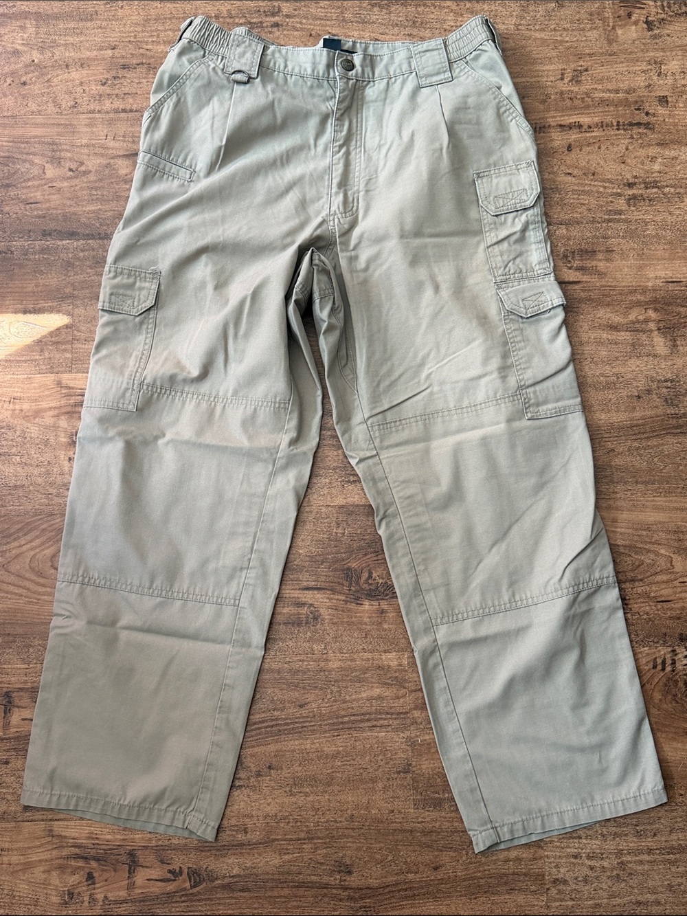 Men's Cargo Pants in Light Olive/Khaki color ,  size 36x30